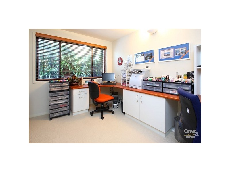 18 Dane Court, Manly West QLD 4179