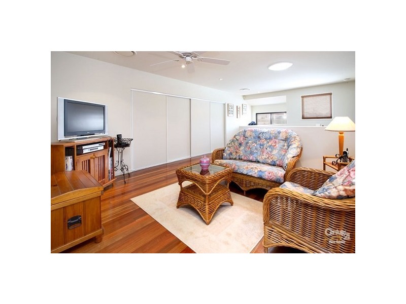 18 Dane Court, Manly West QLD 4179