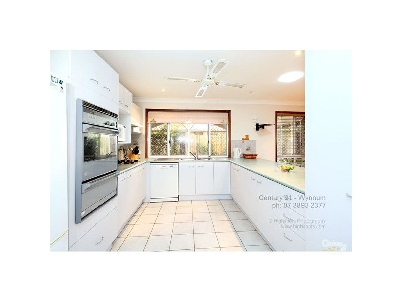 9 Wallen Place, Wynnum West QLD 4178