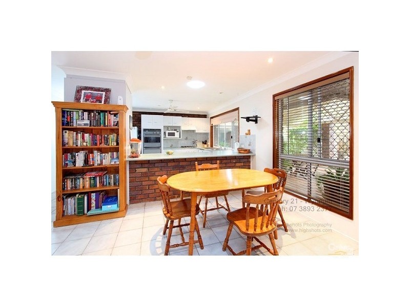 9 Wallen Place, Wynnum West QLD 4178