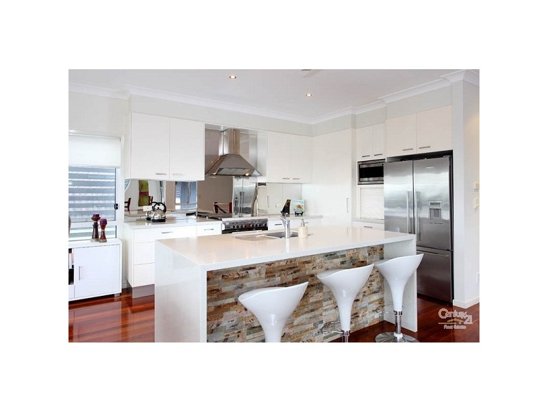 15 Warra Street, Wynnum QLD 4178