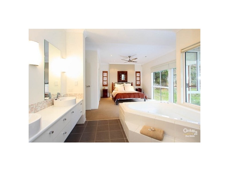 15 Warra Street, Wynnum QLD 4178