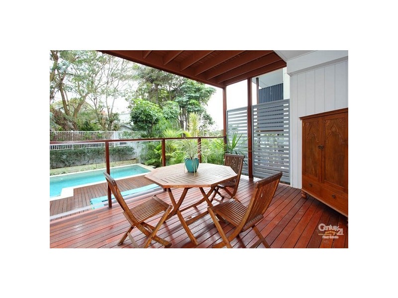 15 Warra Street, Wynnum QLD 4178