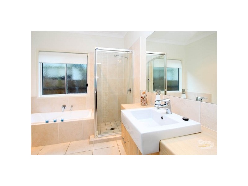 15 Warra Street, Wynnum QLD 4178