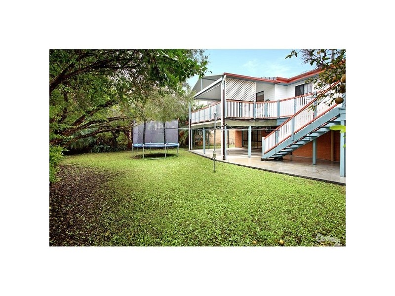 4 Kenmar St, Wynnum West QLD 4178