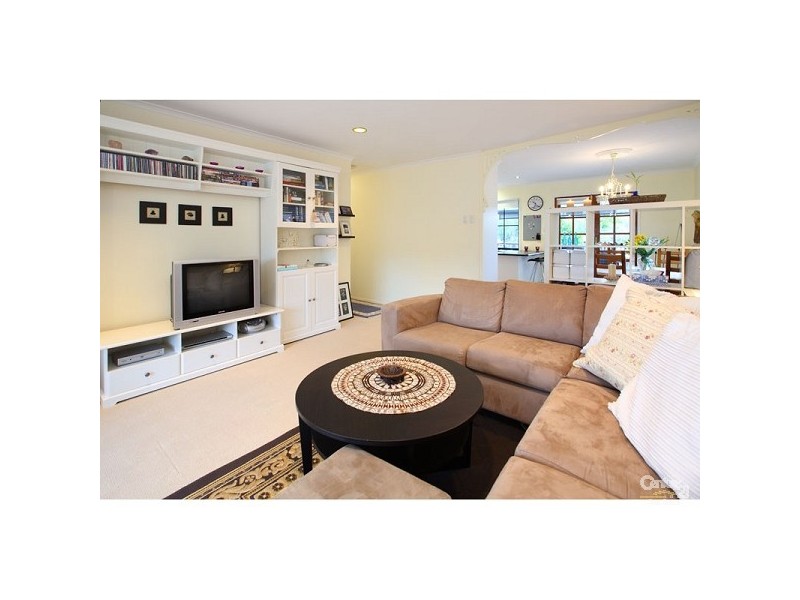 4 Kenmar St, Wynnum West QLD 4178