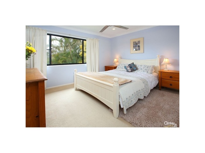 4 Kenmar St, Wynnum West QLD 4178