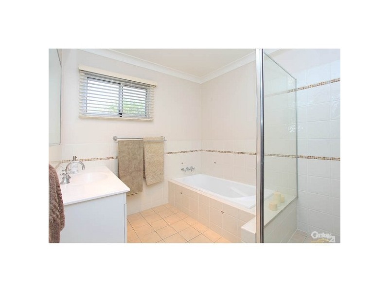 56 Ryder Street, Wynnum QLD 4178
