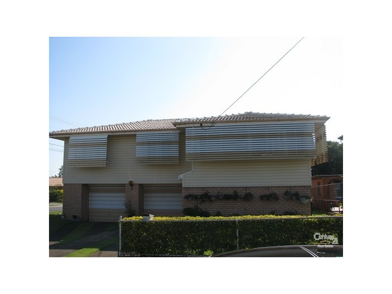 2 Suzanne Street, Wynnum West QLD 4178