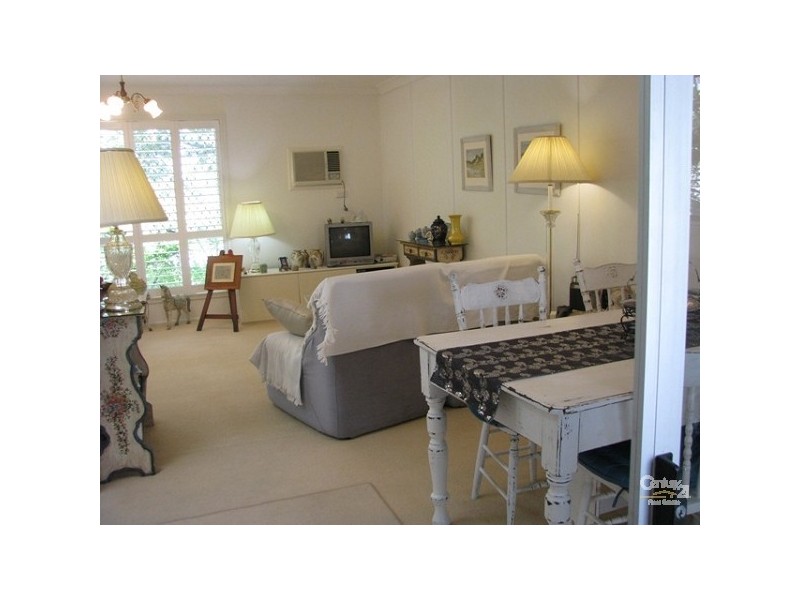 5 Curtis, Manly QLD 4179