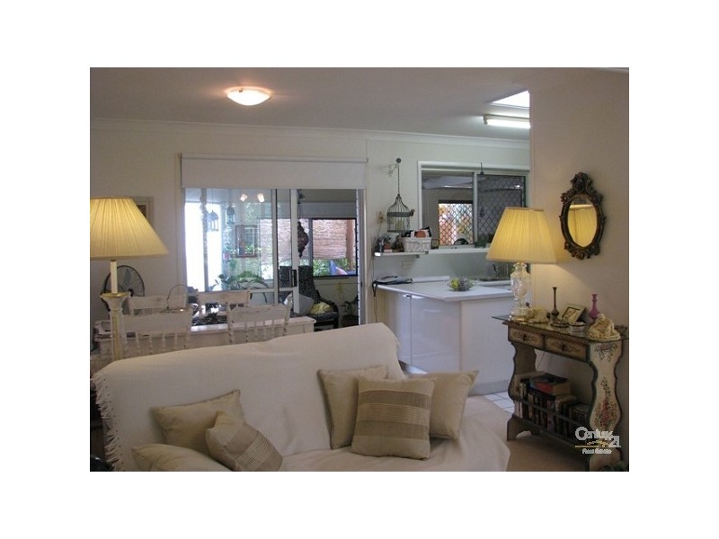 5 Curtis, Manly QLD 4179