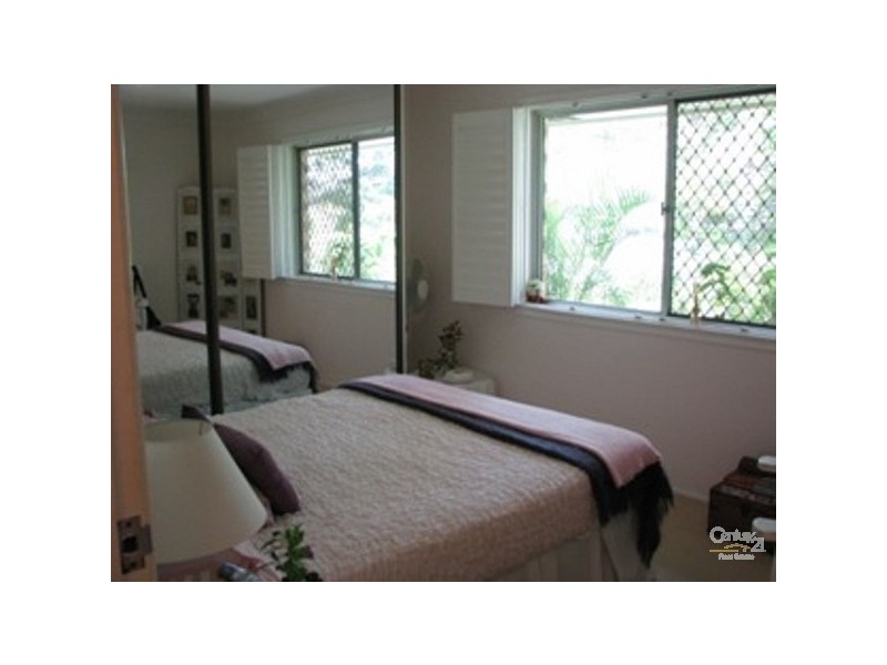5 Curtis, Manly QLD 4179