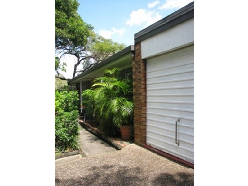 5 Curtis, Manly QLD 4179
