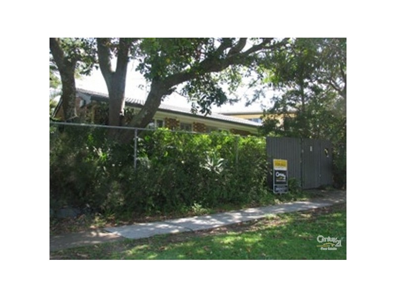 5 Curtis, Manly QLD 4179