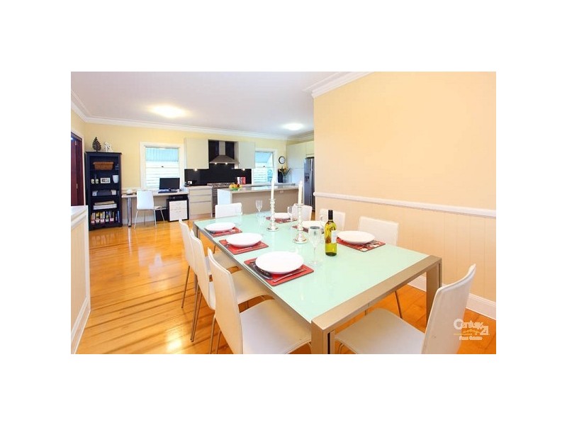 97 Waterview Avenue, Wynnum QLD 4178