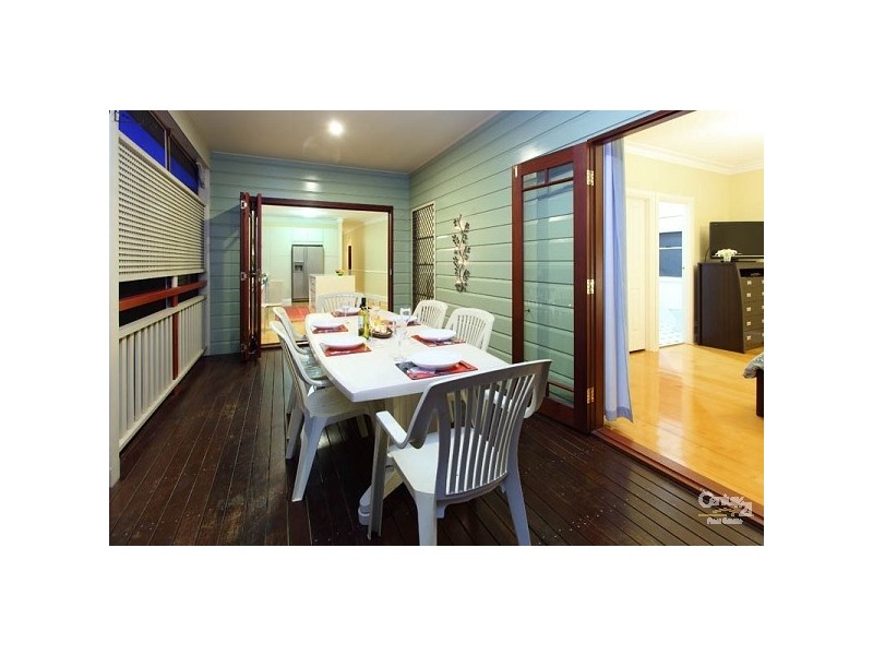 97 Waterview Avenue, Wynnum QLD 4178