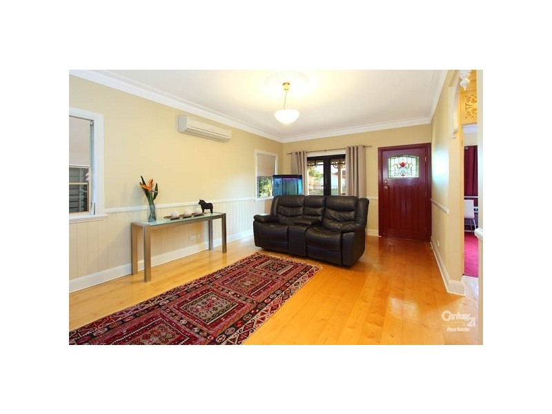 97 Waterview Avenue, Wynnum QLD 4178