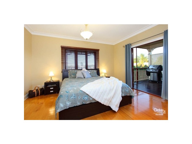 97 Waterview Avenue, Wynnum QLD 4178