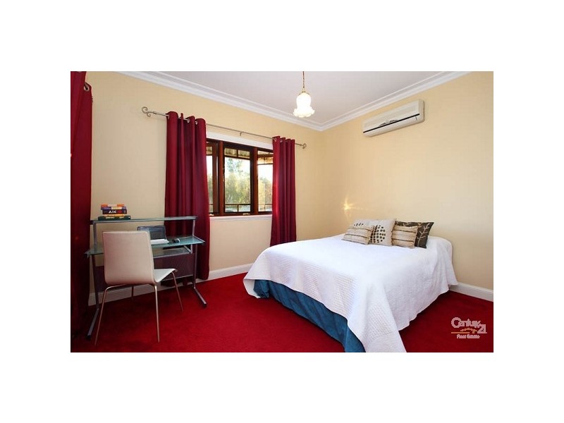 97 Waterview Avenue, Wynnum QLD 4178