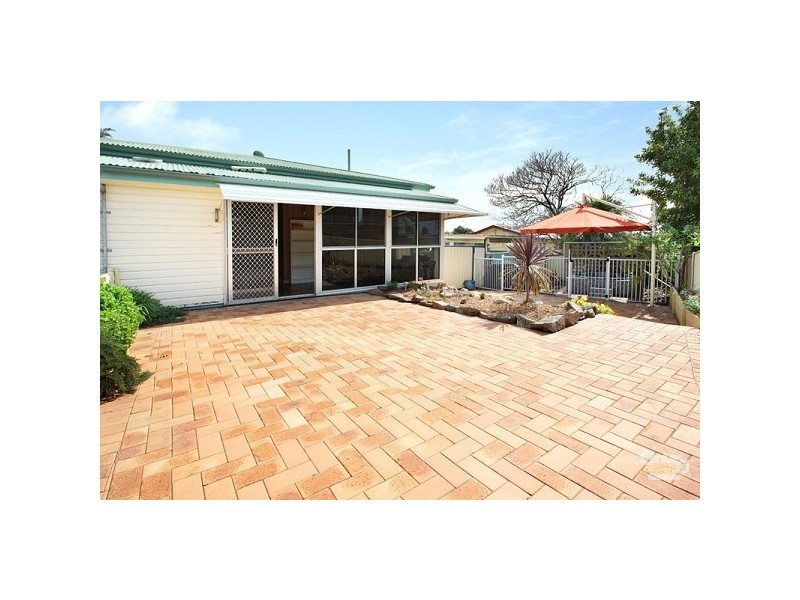 6 Banoon Drive, Wynnum QLD 4178