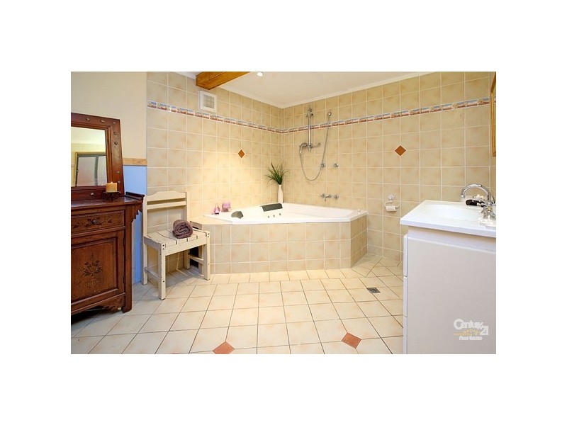 60 Valetta Street, Manly QLD 4179