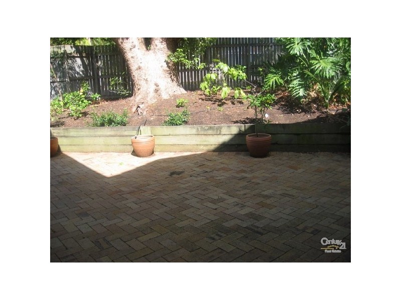 4/163 Kingsley Terrace, Manly QLD 4179