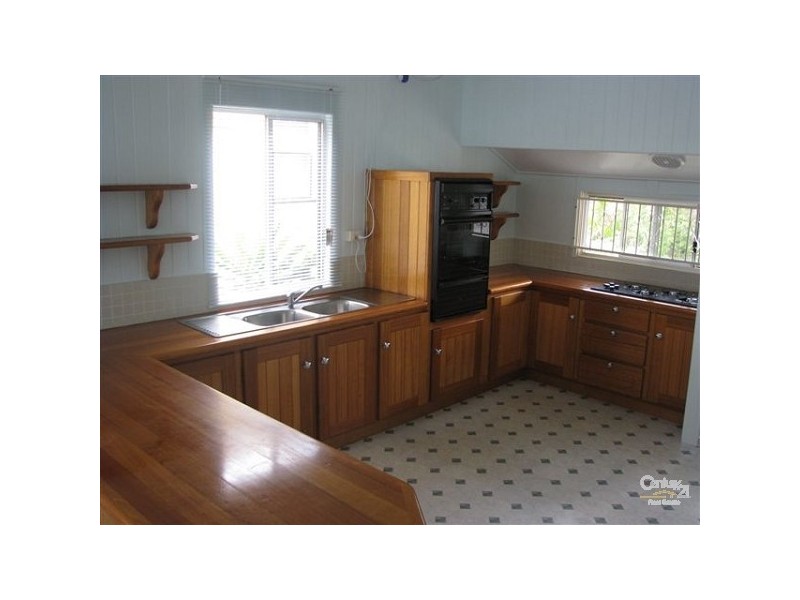 80 Clara Street, Wynnum QLD 4178