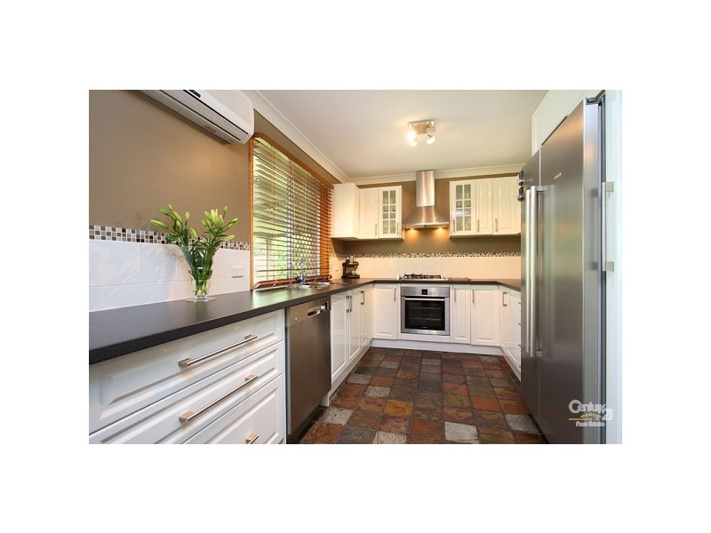 11 Russell Close, Wynnum West QLD 4178