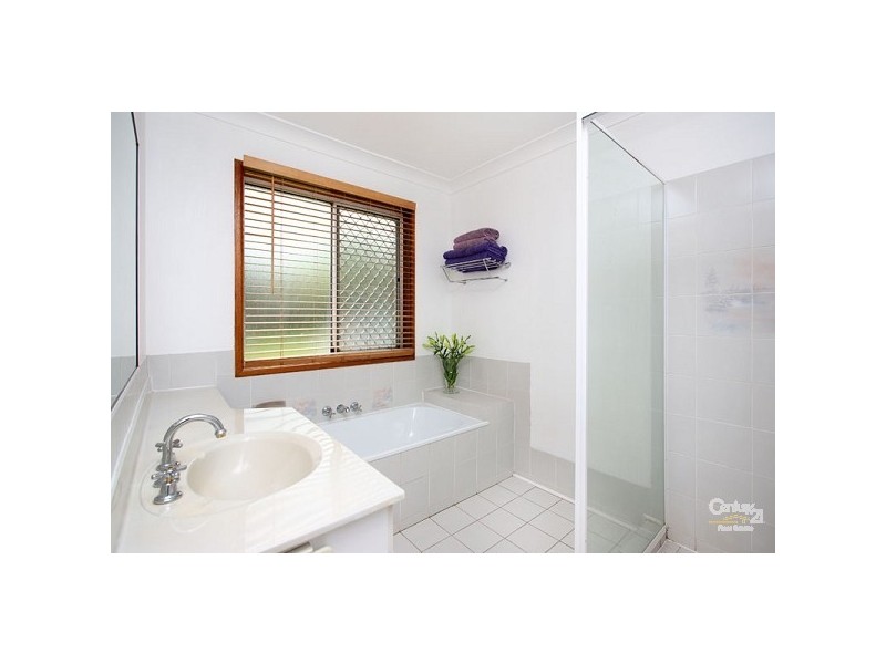 11 Russell Close, Wynnum West QLD 4178