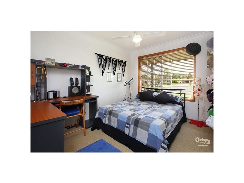 11 Russell Close, Wynnum West QLD 4178