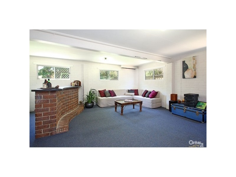9 Kenmar Street, Wynnum West QLD 4178