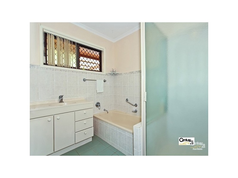 24 Sebastian Street, Manly West QLD 4179