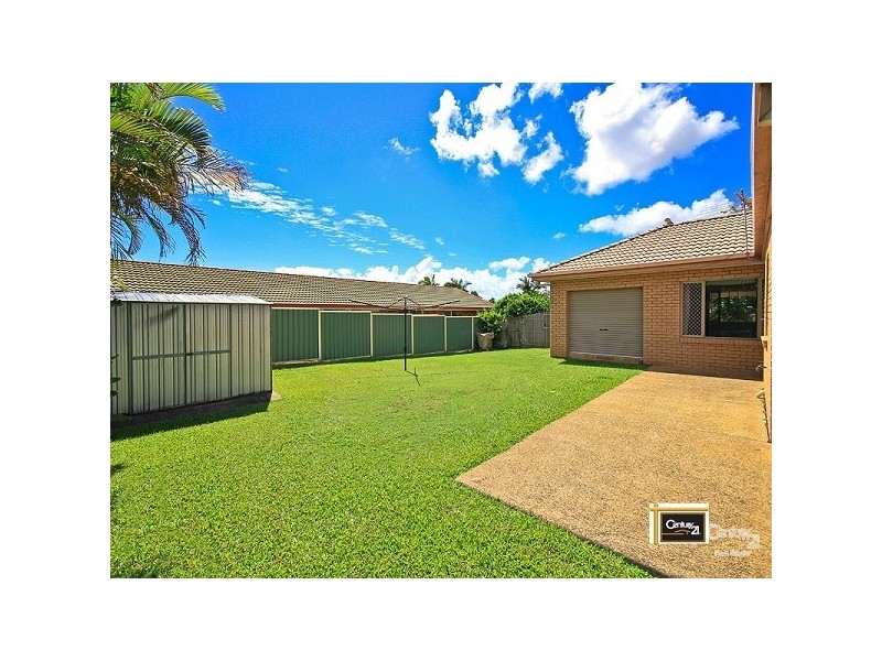 128 Schooner Circuit, Manly West QLD 4179