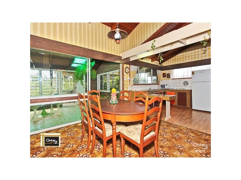 255 Wondall Road, Wynnum QLD 4178