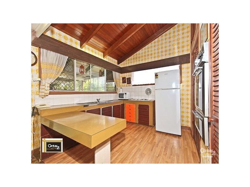 255 Wondall Road, Wynnum QLD 4178
