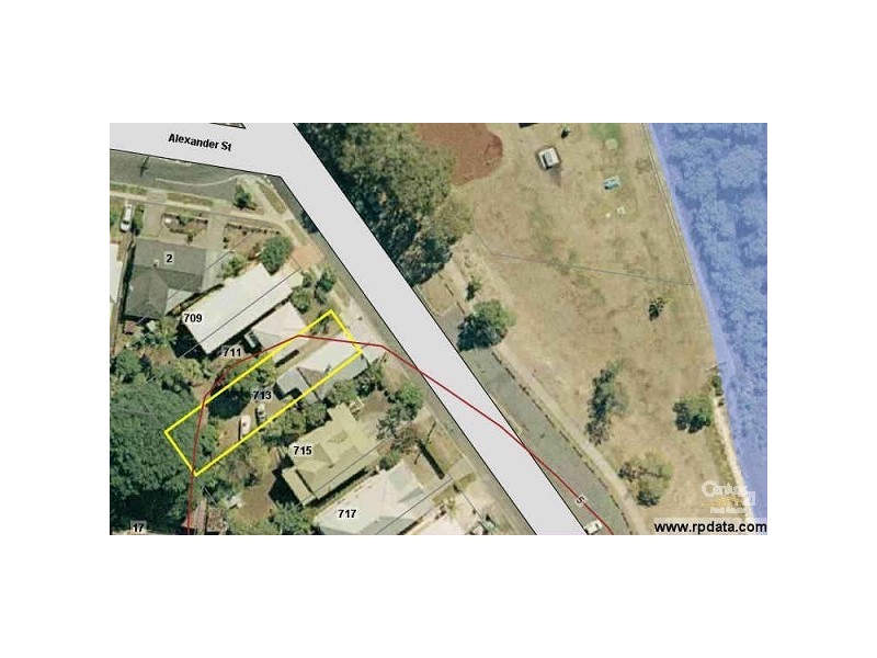 713 Esplanade, Lota QLD 4179