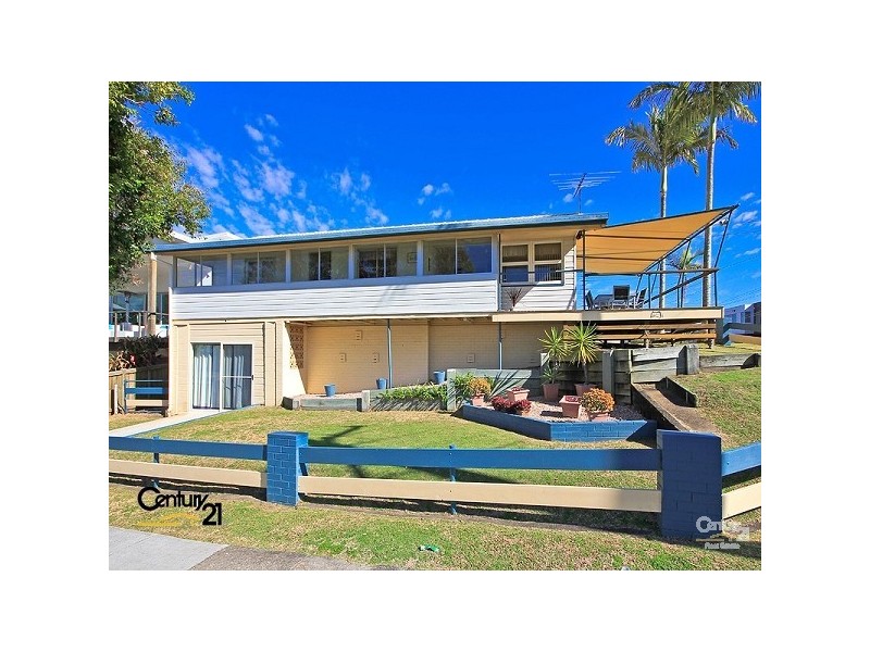 725 Esplanade, Lota QLD 4179