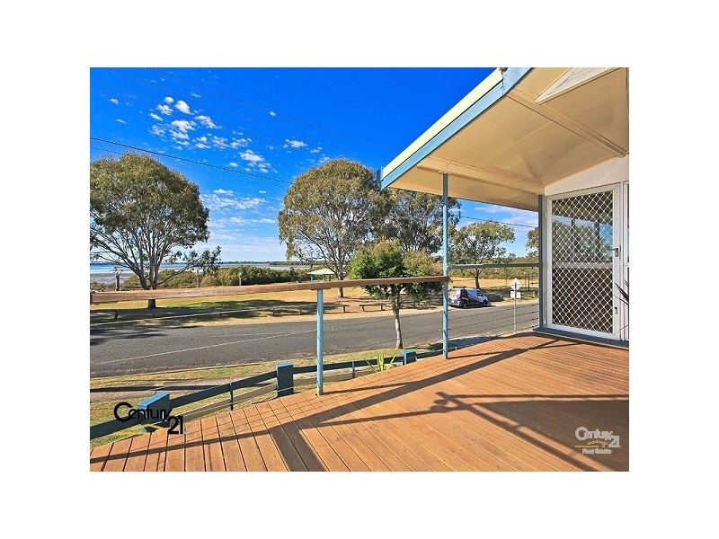 725 Esplanade, Lota QLD 4179