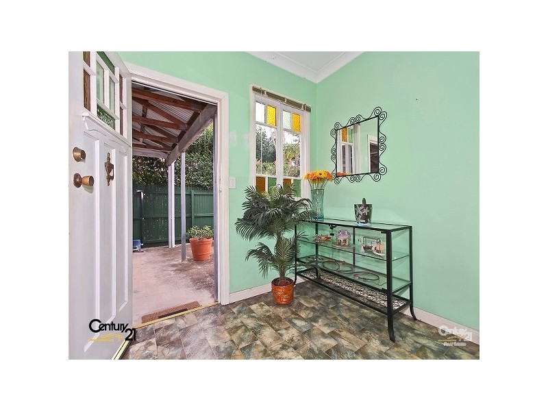 6 West Avenue, Wynnum QLD 4178