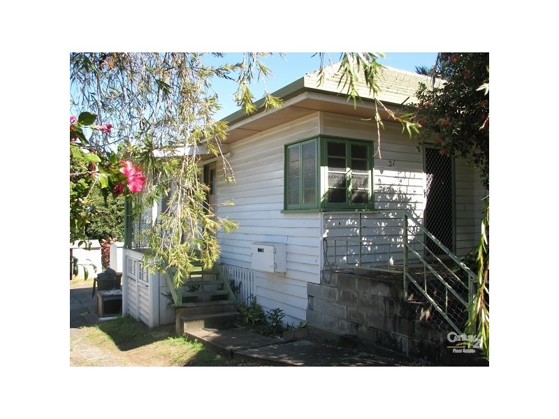 31 Barrinia Street, Manly QLD 4179