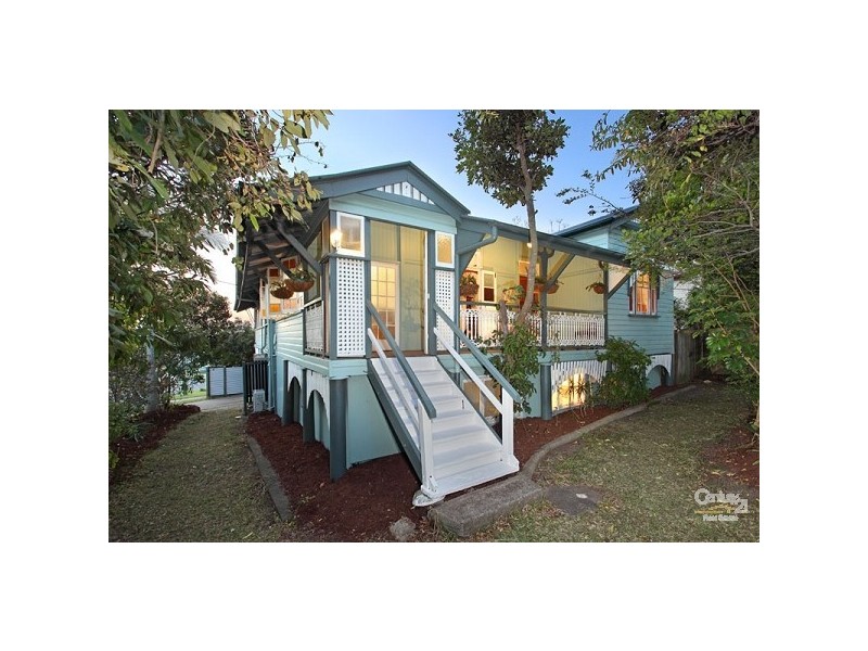 82 Gordon Parade, Manly QLD 4179