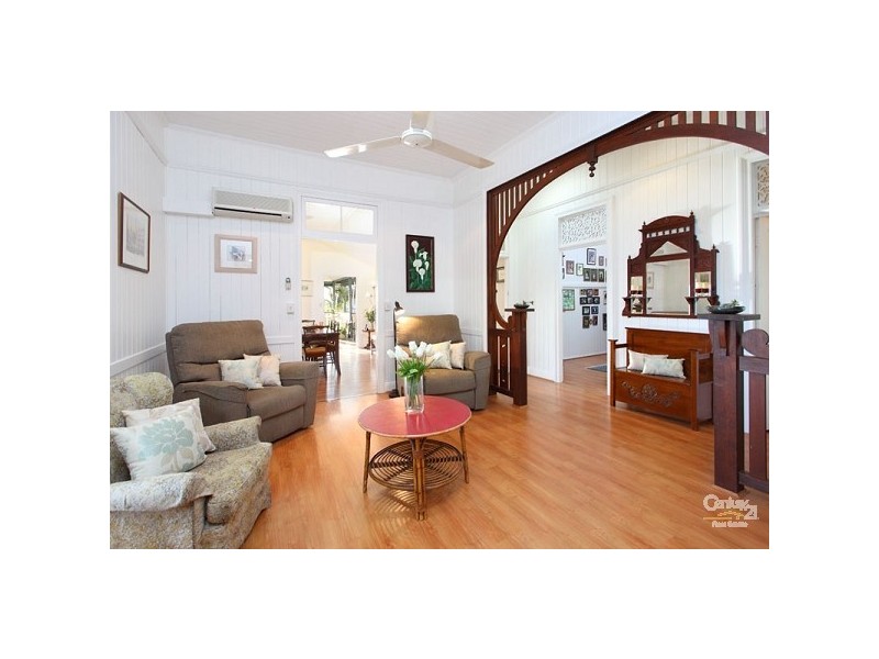 82 Gordon Parade, Manly QLD 4179