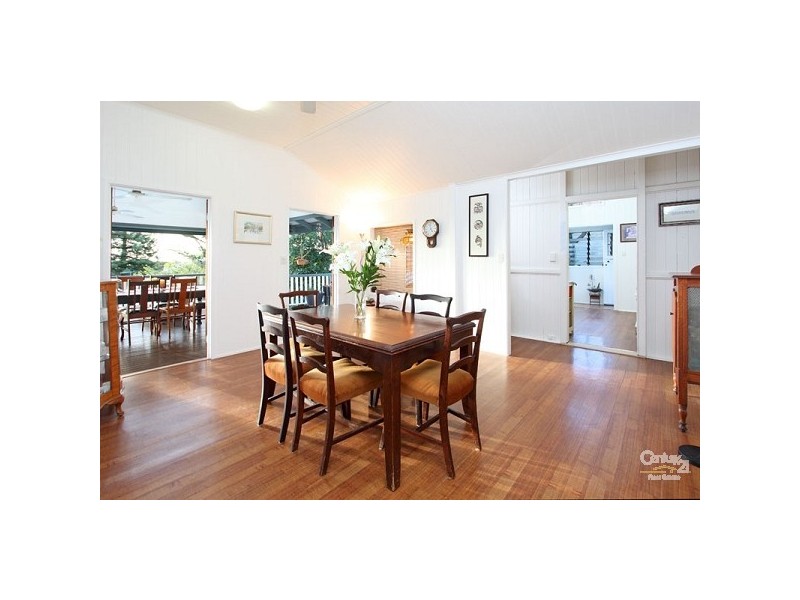 82 Gordon Parade, Manly QLD 4179
