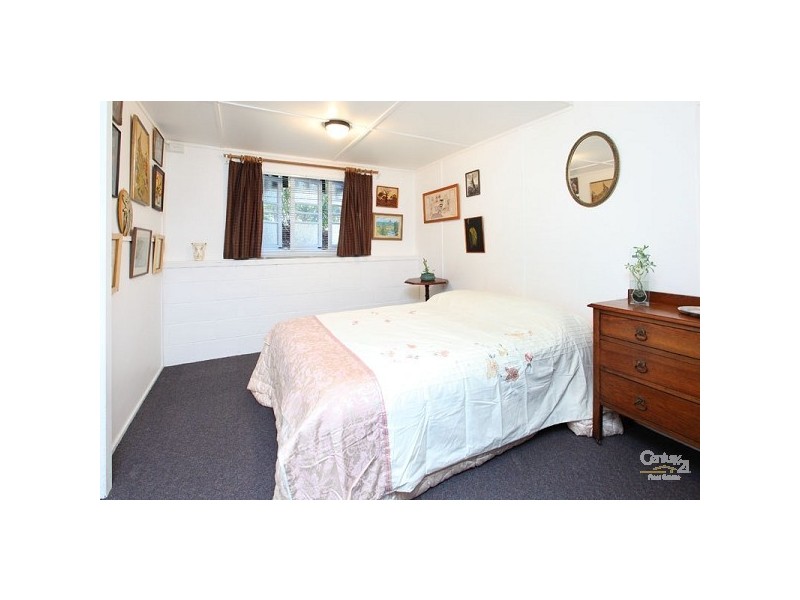 82 Gordon Parade, Manly QLD 4179