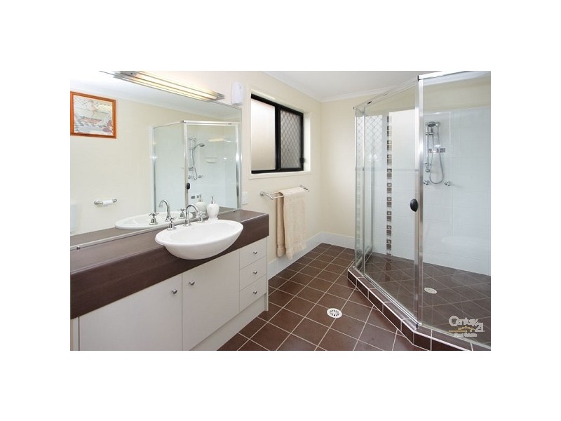 6 GUMNUT Close, Lota QLD 4179