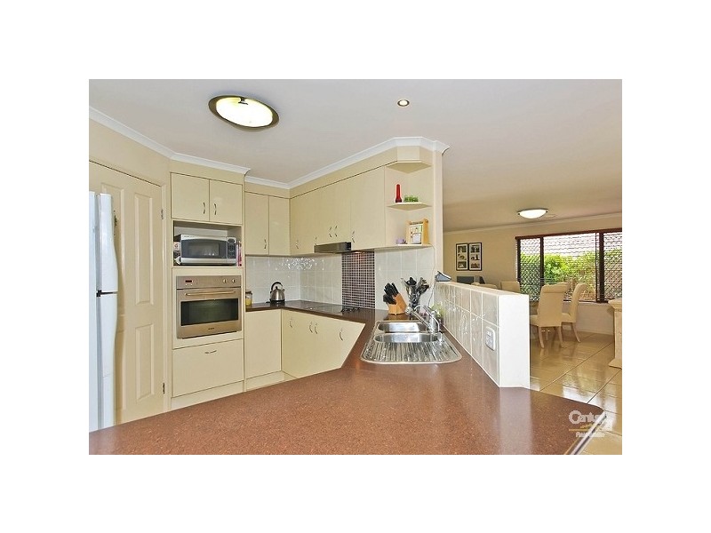 6 GUMNUT Close, Lota QLD 4179