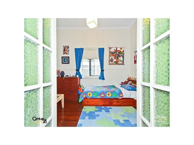 13 Ryder Street, Wynnum QLD 4178