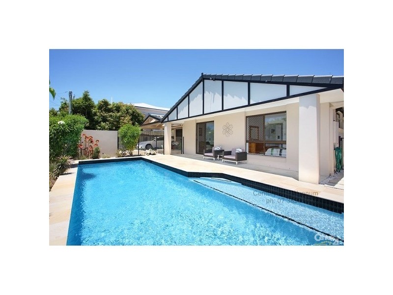 8 Parkview Avenue, Manly QLD 4179