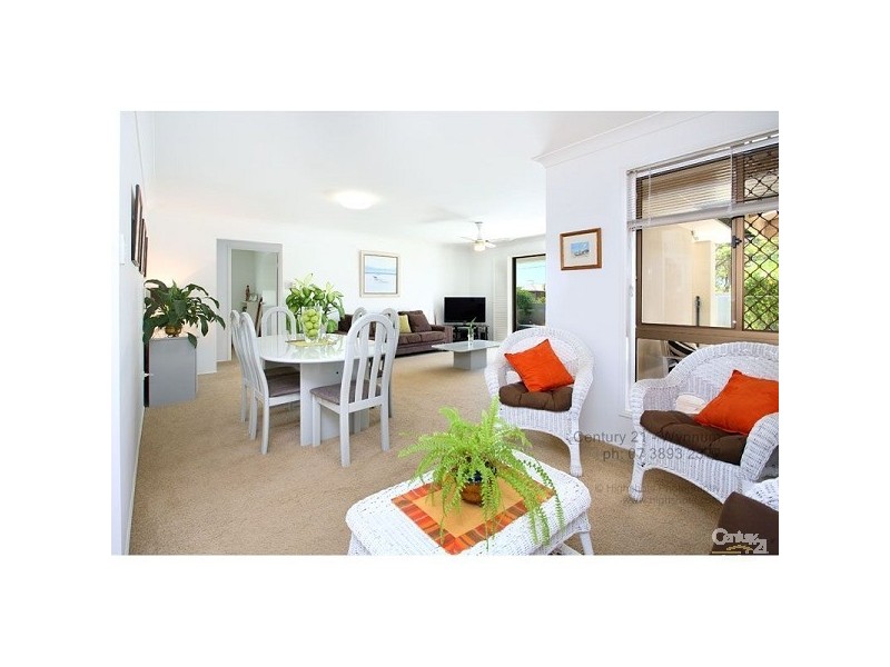 8 Parkview Avenue, Manly QLD 4179