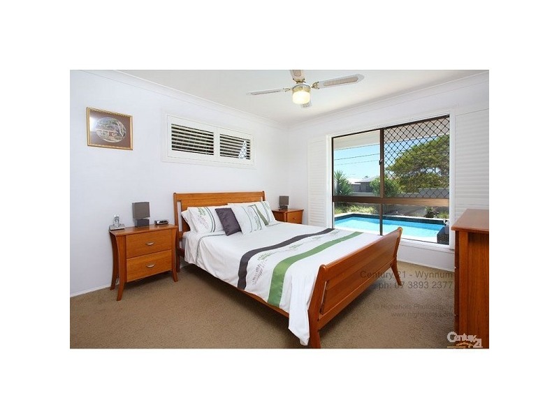 8 Parkview Avenue, Manly QLD 4179